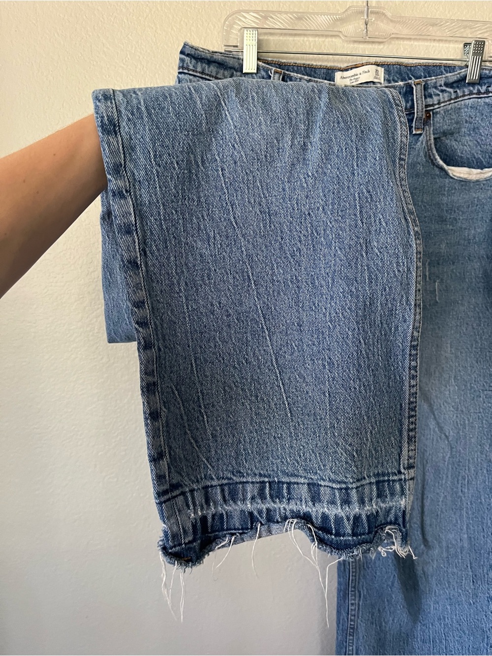 Abercrombie & Fitch Low Rise Baggy Medium Wash Let Down Hem Jean Women's Size 30 - Picture 7 of 16
